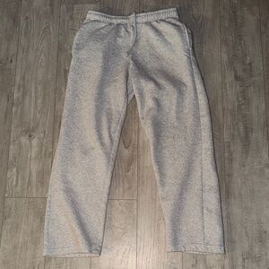 Classic Gray womens Joggers size
Medium cozy